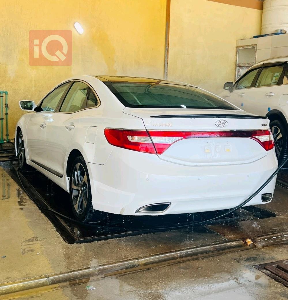 هيونداي أزيرا